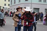 N&auml;rrinnen und Narren trotzen Wetter (2) (Foto: Karl-Heinz Herrmann)