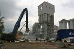 Adieu Gipswerk - der R&uuml;ckbau des fr&uuml;heren Wildgruber-Gipswerkes in Niedersachswerfen l&auml;uft auf Hochtouren (Foto: Susanne Schedwill)