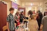 Volles Haus - der Weihnachtsbasar der Petersbergschule lockte jede Menge Besucher (Foto: Angelo Glashagel)