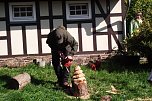 Ein Holzschnitzer zeigte Proben seines Könnens bei einer Veranstaltung der Jäger in Neustadt. (Foto: Kurt Frank) Ein Holzschnitzer zeigte Proben seines Könnens bei einer Veranstaltung der Jäger in Neustadt. (Foto: Kurt Frank)