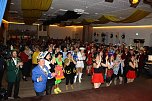 Ausgelassene Stimmung in der Festhalle (Foto: Bernd Peter)