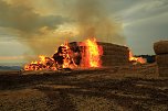Fast 500 Strohballen brennen bei Auleben (Foto: S. Dietzel)