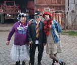 Buntes Treiben zum Kirmesumzug in Kleinwerther (Foto: privat)