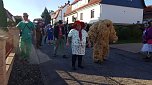 Buntes Treiben zum Kirmesumzug in Kleinwerther (Foto: privat)