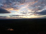 Abendstimmung auf dem Hohnstein (Foto: Ch. Burkert) Abendstimmung auf dem Hohnstein (Foto: Ch. Burkert)