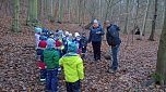 Spatzenkinder erkunden den Wald (Foto: privat)
