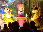 "Mascha und der Bär" in Sundhausen (Foto: Karsten Thorhauer) "Mascha und der Bär" in Sundhausen (Foto: Karsten Thorhauer)