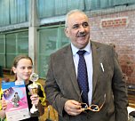 Hochklassiges Tischtennis beim Schulamtsfinale (Foto: K. Trost) Hochklassiges Tischtennis beim Schulamtsfinale (Foto: K. Trost)