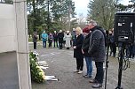Gedenken auf dem Ehrenfriedhof (Foto: Angelo Glashagel)