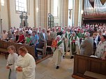 Festlicher Abschiedsgottesdienst für Pfarrer Hentrich (Foto: Hans-Georg Backhaus) Festlicher Abschiedsgottesdienst für Pfarrer Hentrich (Foto: Hans-Georg Backhaus)