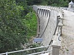 An der Neustädter Staumauer (Foto: P.Blei) An der Neustädter Staumauer (Foto: P.Blei)