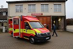 Neu und Alt nebeneinander - nach über 20 Jahren freute man sich bei der freiwilligen Feuerwehr Mitte heute über ein neues Einsatzleitfahrzeug (Foto: agl) Neu und Alt nebeneinander - nach über 20 Jahren freute man sich bei der freiwilligen Feuerwehr Mitte heute über ein neues Einsatzleitfahrzeug (Foto: agl)