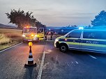 Drei Verletzte und ein ausgebranntes Fahrzeug - das ist die Bilanz nach einem Unfall bei Gro&szlig;lohra (Foto: S. Dietzel)