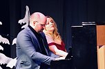 In Haus der Kunst in Sondershausen fand das vorletzte Weihnachtskonzert des Tenortrios Fellas, in diesem Jahr, vor ausverkauftem Haus statt. Am Klavier begleitete sie die bekannten Pianistin Rosalina Genchev  (Foto: Eva Maria Wiegand)