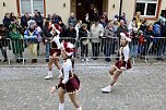 Ein bunter Karnevalszug zog sich am Rosenmontag durch Sondershausen (Foto: Eva Maria Wiegand)
