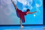 Volle Festhalle in Sundhausen beim Auftritt der jungen T&auml;nzerinnen und T&auml;nzer von More Esprit (Foto: Sven Tetzel)