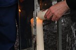 Das Friedenslicht aus Bethlehem wurde heute auf dem August-Bebel-Platz verteilt (Foto: agl) Das Friedenslicht aus Bethlehem wurde heute auf dem August-Bebel-Platz verteilt (Foto: agl)