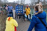 Traditionelles Anbaden im Neustädter Freibad bei fünf Grad Wassertemperatur (Foto: S.Teztel) Traditionelles Anbaden im Neustädter Freibad bei fünf Grad Wassertemperatur (Foto: S.Teztel)