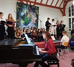 Adventskonzert des Herder Gymnasiums (Foto: Herder-Gymnasium) Adventskonzert des Herder Gymnasiums (Foto: Herder-Gymnasium)