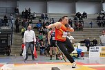 Sportlerinnen und Sportler begeisterten beim Indoor-Kugelsto&szlig;en, in der Wiedigsburghalle in Nordhausen, das Publikum (Foto: Eva Maria Wiegand)