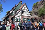 Die Saisoneröffnung für die Harzer Wandernadel feierte man auf der Burgruine Hohenstein (Foto: Pressestelle Landratsamt) Die Saisoneröffnung für die Harzer Wandernadel feierte man auf der Burgruine Hohenstein (Foto: Pressestelle Landratsamt)