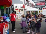 Kindertags-Feier auf dem Parkplatz (Foto: nnz) Kindertags-Feier auf dem Parkplatz (Foto: nnz)
