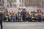 Übergabe des Friedenslichts aus Bethlehem an die Kreisjugendfeuerwehren. (Foto: vgf) Übergabe des Friedenslichts aus Bethlehem an die Kreisjugendfeuerwehren. (Foto: vgf)