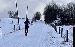 Ein Jogger lässt sich auch vom Neuschnee nicht abhalten. (Foto: ssc) Ein Jogger lässt sich auch vom Neuschnee nicht abhalten. (Foto: ssc)