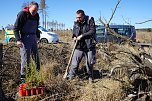 Bei der Baumpflanzaktion bei Rothes&uuml;tte halfen auch viele Familien mit.  (Foto: ssc)