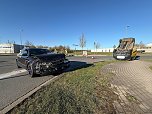Der Audi konnte nicht mehr bremsen und fuhr dem Transporter in die Seite. (Foto: Silvio Dietzel) Der Audi konnte nicht mehr bremsen und fuhr dem Transporter in die Seite. (Foto: Silvio Dietzel)