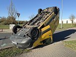 Ein spektakulärer Unfall ereignete sich heute Nachmittag in Nordhausen. (Foto: Silvio Dietzel) Ein spektakulärer Unfall ereignete sich heute Nachmittag in Nordhausen. (Foto: Silvio Dietzel)