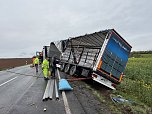 Bergung des verungl&uuml;ckten Lkw auf der B4 bei Nordhausen. (Foto: Silvio Dietzel)