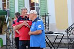 Fans und Cheftrainer des Th&uuml;ringer HC Herbert M&uuml;ller verabschieden neun Spitzenhandballerinnen in Bad Langensalza (Foto: Eva Maria Wiegand)