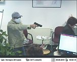 Bilder aus der &Uuml;berwachungskamera (Foto: Polizei)
