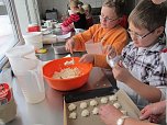 Pl&auml;tzchen gebacken (Foto: Horizont-Verein)