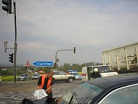 Crash an der Abfahrt Bild: Crash an der Abfahrt