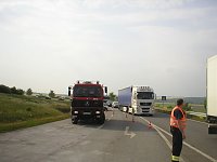 Crash an der Abfahrt Bild: Crash an der Abfahrt