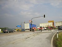 Crash an der Abfahrt Bild: Crash an der Abfahrt