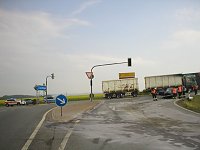 Crash an der Abfahrt Bild: Crash an der Abfahrt