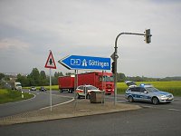 Crash an der Abfahrt Bild: Crash an der Abfahrt