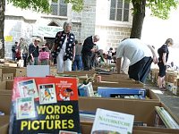 Bild: B&uuml;cher, B&uuml;cher und nochmals B&uuml;cher