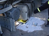 Bild: Lkw blockiert Bundesstra&szlig;e
