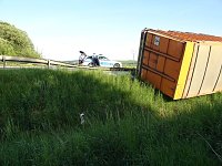 Bild: Lkw blockiert Bundesstra&szlig;e