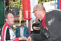 Freundschaftlicher Vergleich Bild: Freundschaftlicher Vergleich