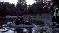 Bild: Suche am und auf dem See