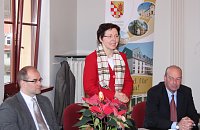 Bild: F&ouml;rdermittel &uuml;bergeben