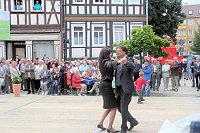 Bild: Am Zierbrunnen getanzt
