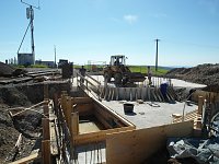 Bild: Grundsteinlegung f&uuml;r neuen Hochbeh&auml;lter