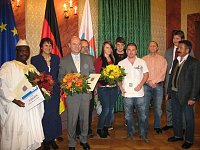 Preis übergeben Bild: Preis übergeben