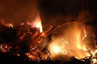 Bild: Pfingstfeuer in Obergebra - die Zweite